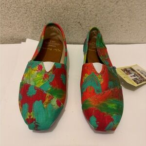 New Toms Classic Women's Ramsey Slip On Flats Tyler Ramsey Multi Color 
6.5